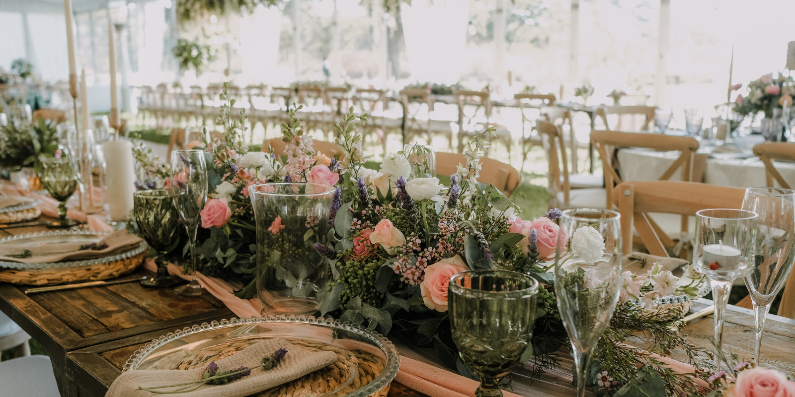 How to Create a Wedding Seating Chart (That Keeps Everyone Happy!)