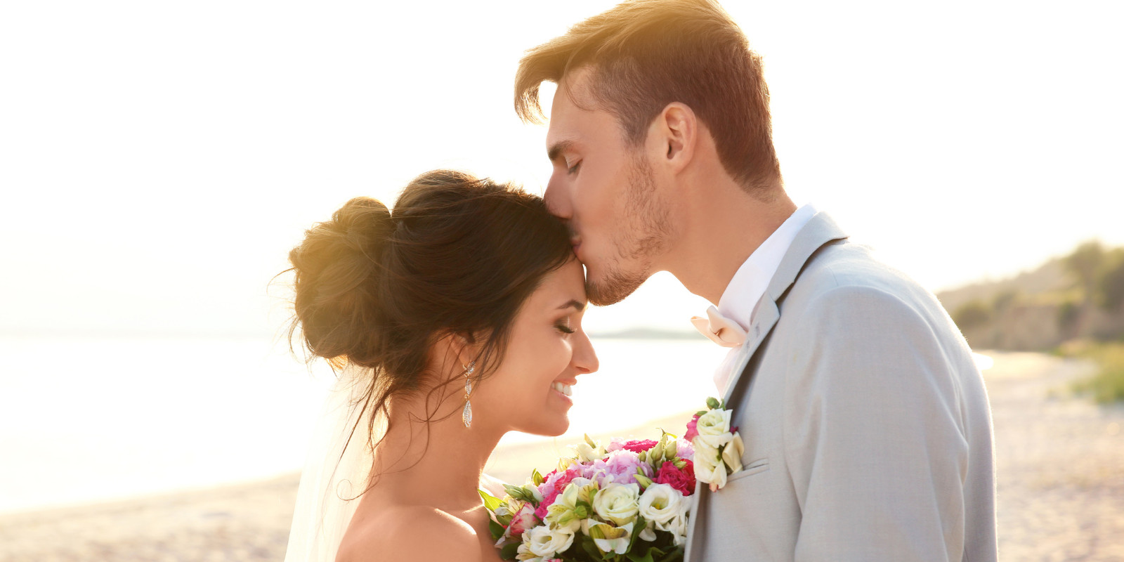 top-15-customized-wedding-gifts-that-newlyweds-will-love