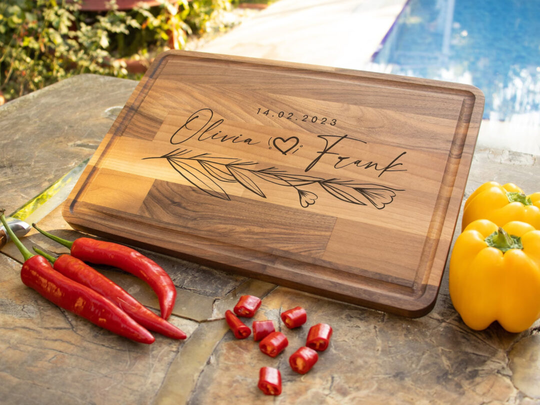 top-15-customized-wedding-gifts-that-newlyweds-will-love