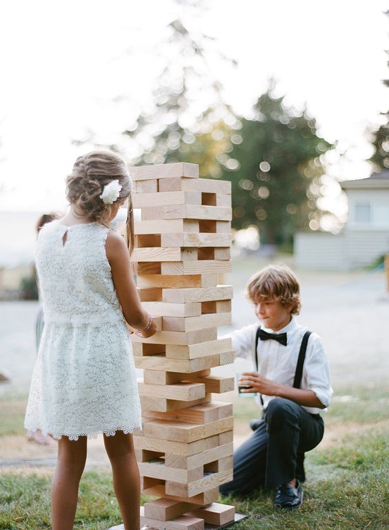 how-to-manage-having-kids-at-your-wedding