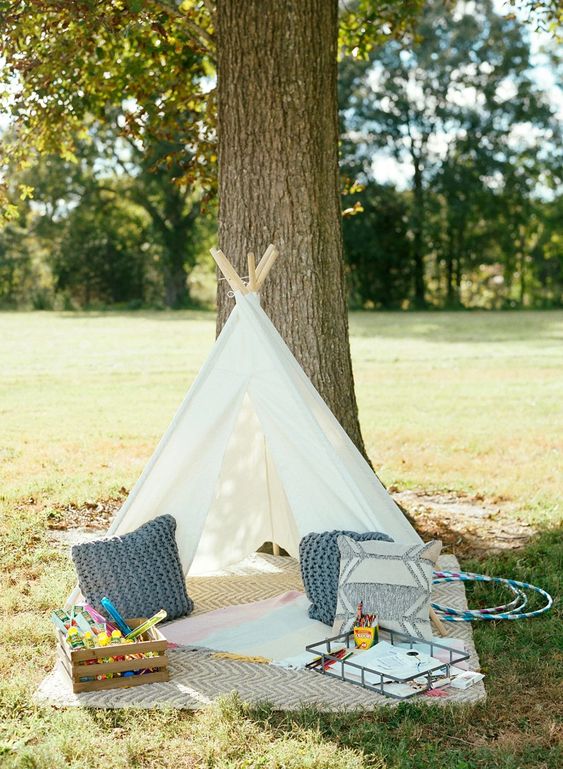 how-to-manage-having-kids-at-your-wedding
