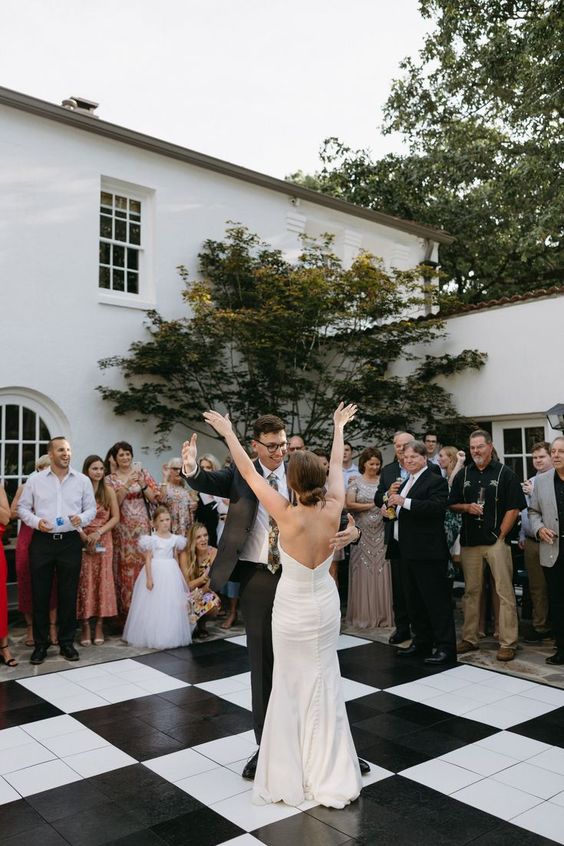 how-to-create-the-perfect-wedding-day-playlist