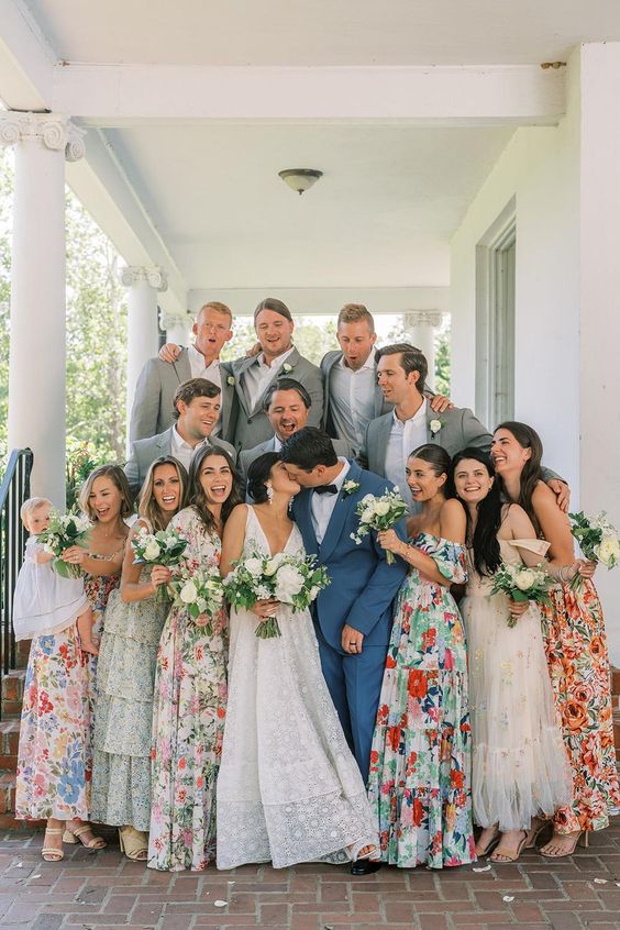 should-you-have-a-bridal-party-6-pros-and-cons-to-consider