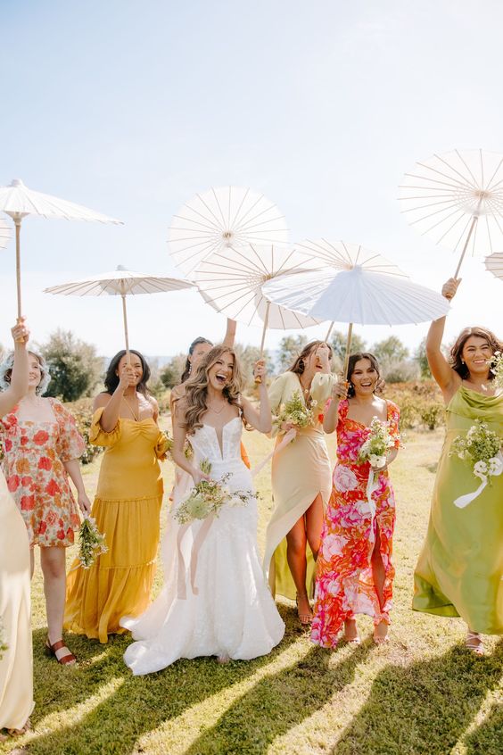 should-you-have-a-bridal-party-6-pros-and-cons-to-consider