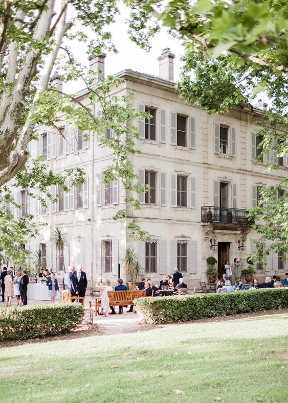 how-to-save-money-on-your-wedding-accommodation