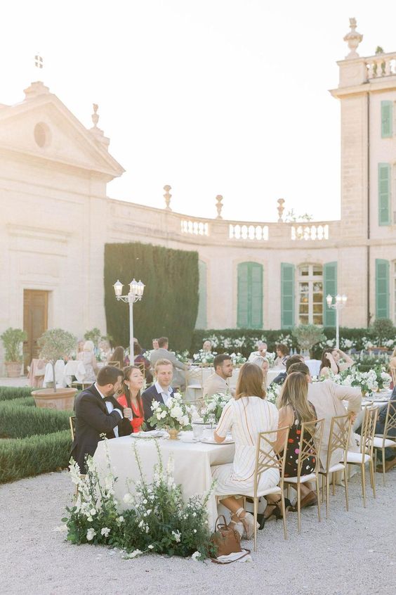 8-wedding-seating-chart-dos-and-donts