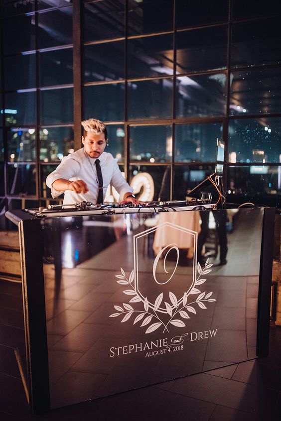 how-to-choose-between-a-wedding-band-or-dj-the-pros-vs-cons-of-both