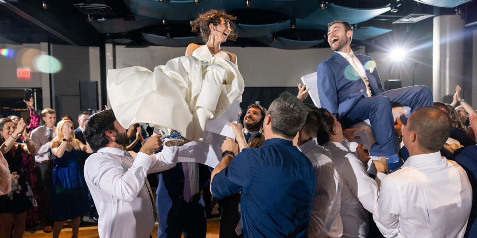 em-and-stus-wedding-at-adventure-aquarium