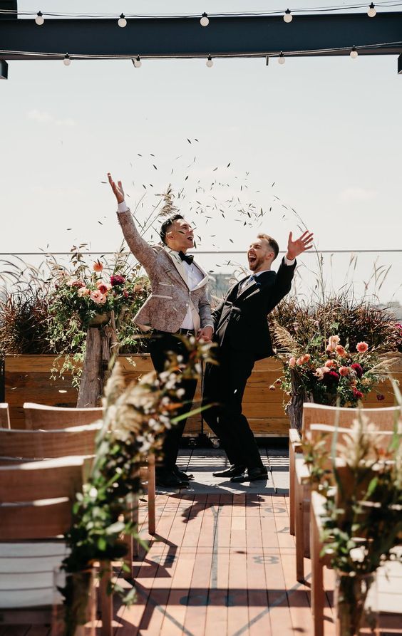 how-to-send-change-the-dates-for-your-wedding-including-wording-examples