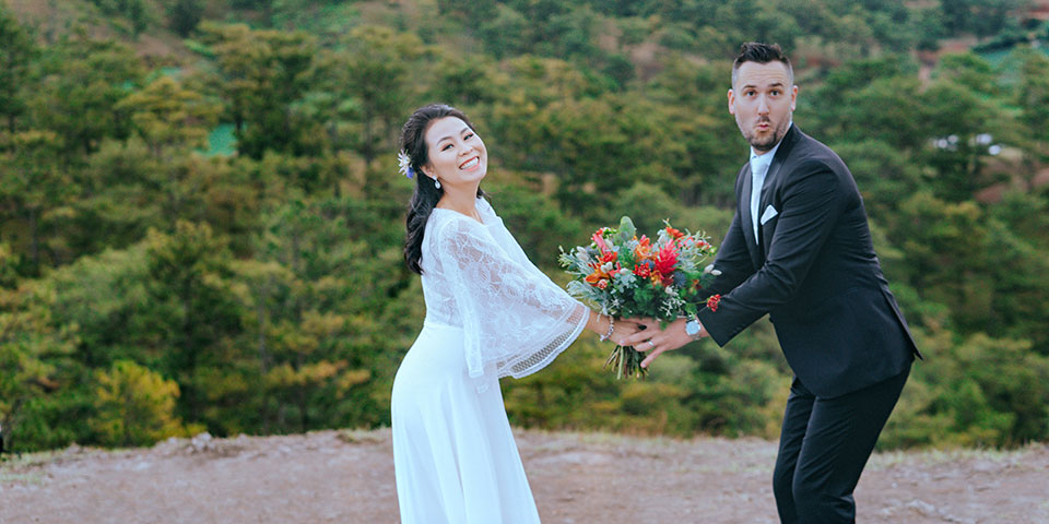 everything-you-need-to-know-about-live-streaming-your-wedding