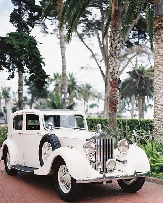 6-common-wedding-day-mishaps-(and-how-to-handle-them!)