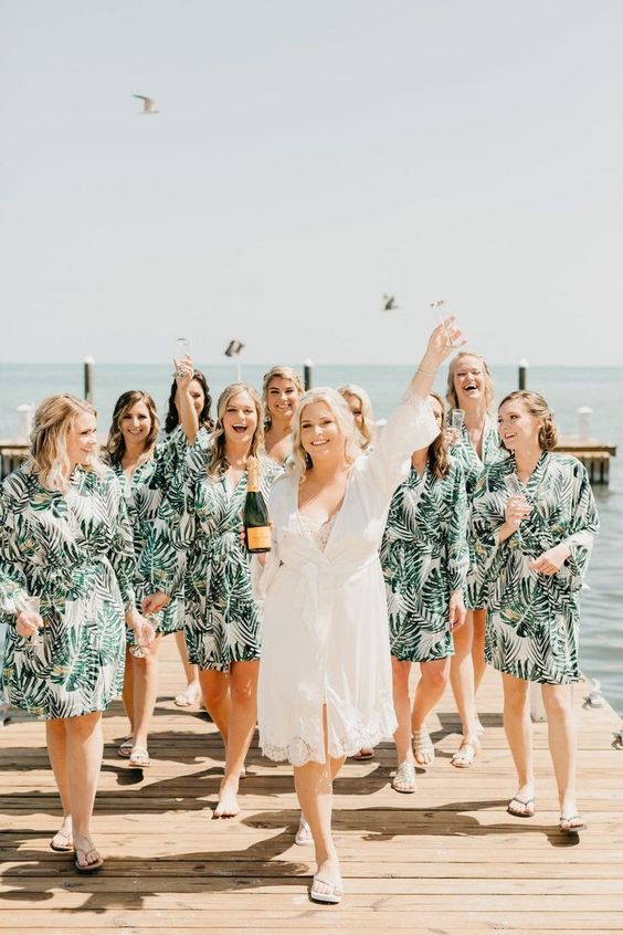 6 Ways to Help Your Bridesmaids Save Money