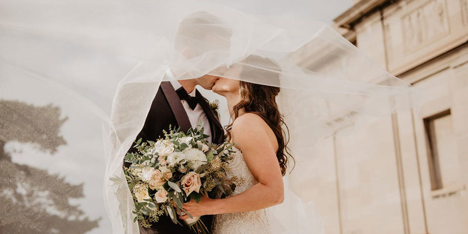 How long does it take to plan a wedding?