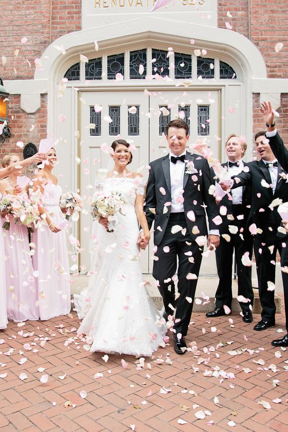 how-to-personalize-the-guest-experience-on-your-wedding-website