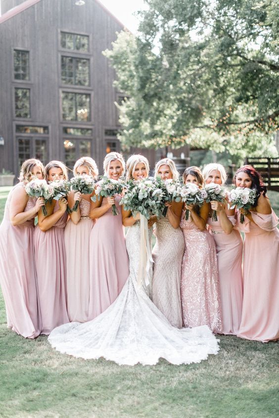How to Choose the Right Dress Code for Your Wedding