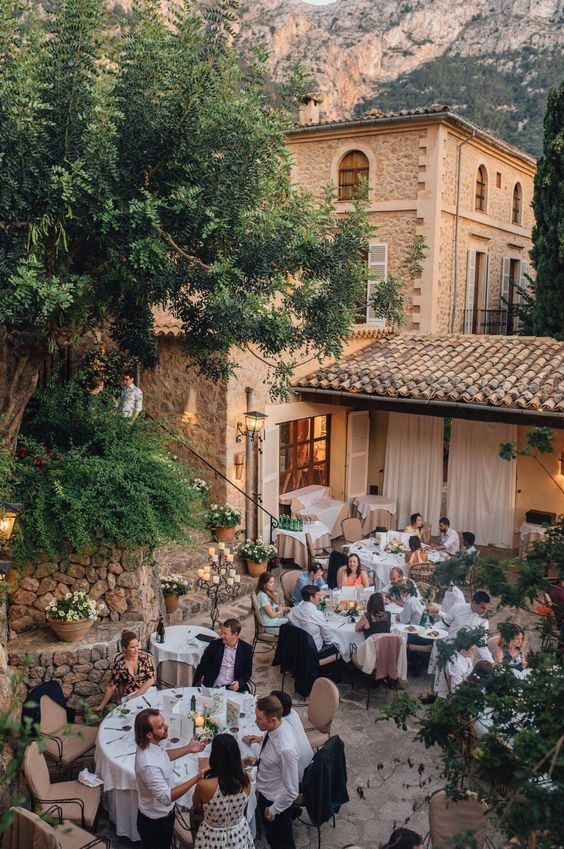 how-to-use-a-wedding-website-to-plan-your-elopement