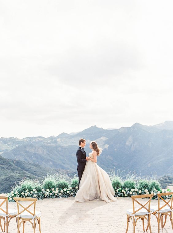 8-destination-wedding-dos-and-donts