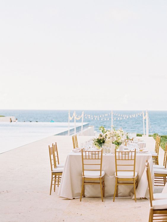 8-destination-wedding-dos-and-donts