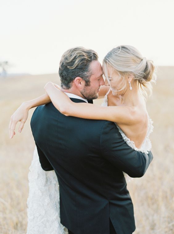 helpful-tips-for-writing-your-wedding-vows