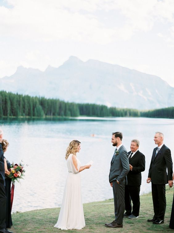 helpful-tips-for-writing-your-wedding-vows