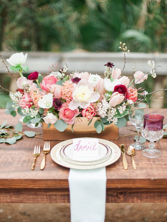 how-to-choose-your-wedding-flowers-by-season