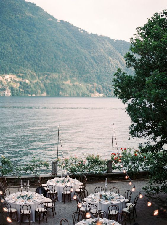 what-to-include-on-your-destination-wedding-website