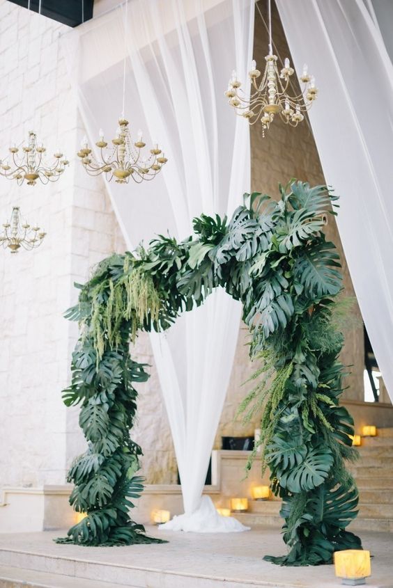 what-to-include-on-your-destination-wedding-website
